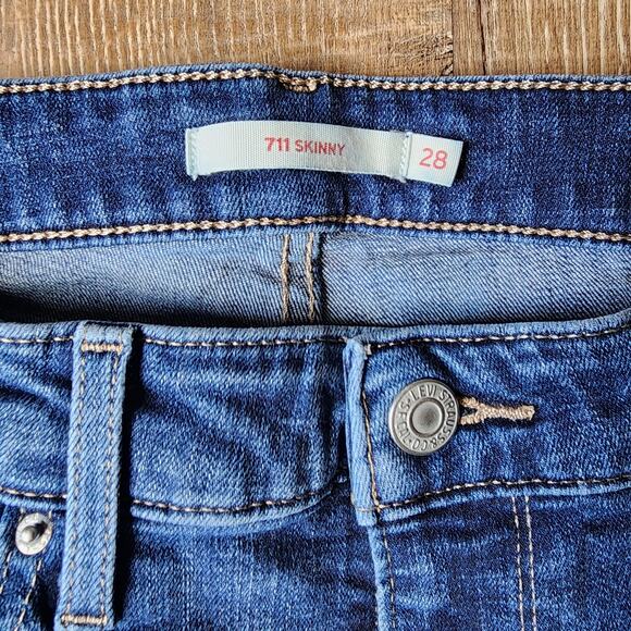 Levi Strauss Distressed 711 Mid-Wash Skinny Jeans | Women's W28 L30 - Picture 4 of 11